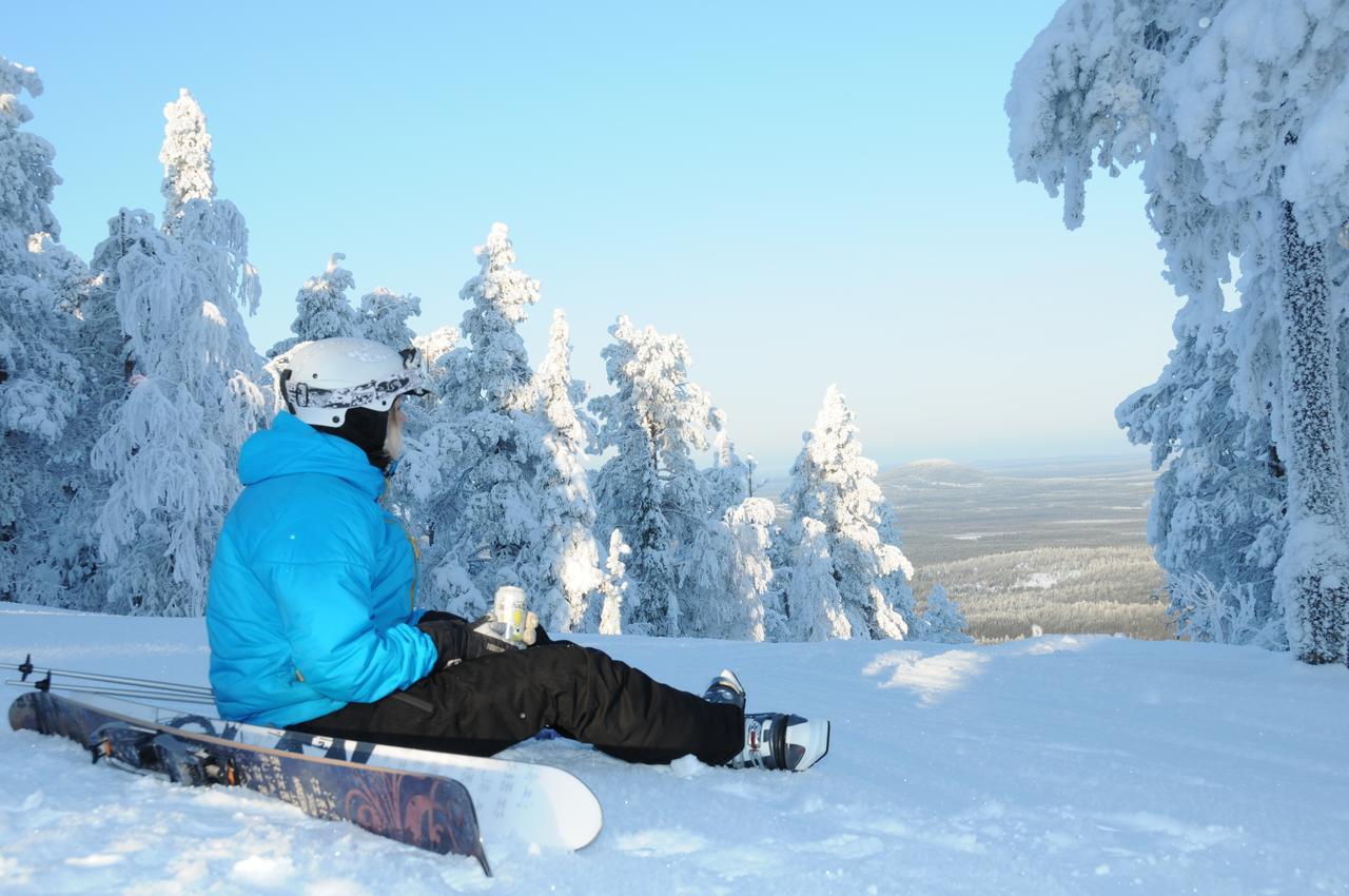 Hotelli Suomutunturi Buitenkant foto